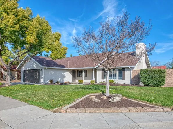 2695 Whittier Ave, Clovis, CA 93611