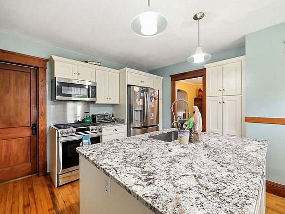 3rd image of 39 Claremont Ave