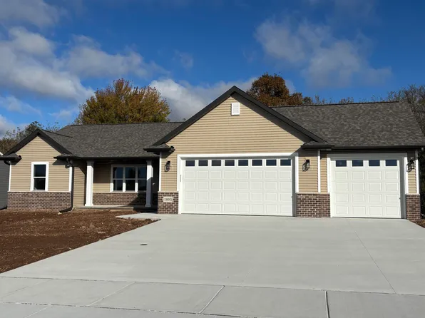 N1893 Medina Dr, Greenville, WI 54942