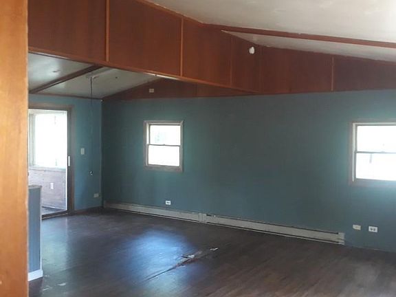 2nd image of 223 Edinburg Ave