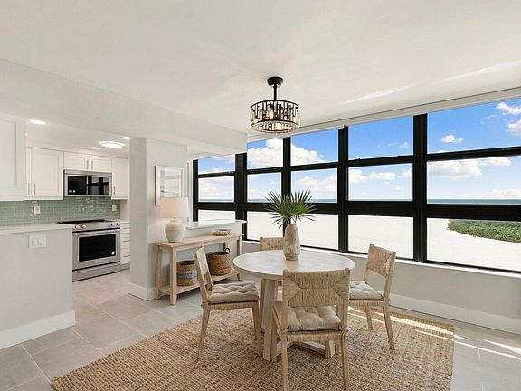 5th image of 320 Seaview Ct APT 512