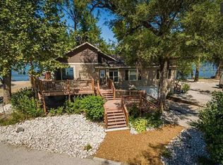 1070 Snug Harbor Rd, Portage Des Sioux, MO 63373