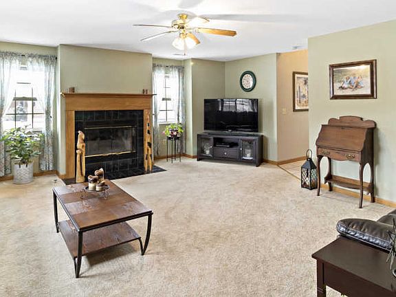 2nd image of N113W16168 Sylvan Cir Unit D