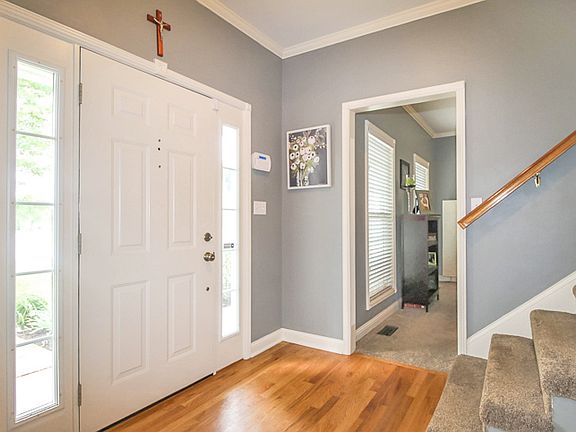 5th image of 113 Greyrock Dr