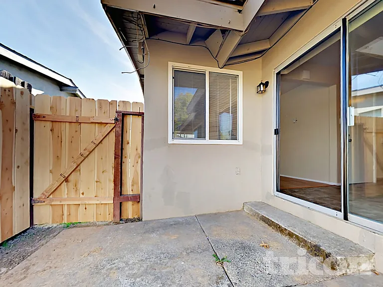 10061 Lincoln Village Dr — Photo 13