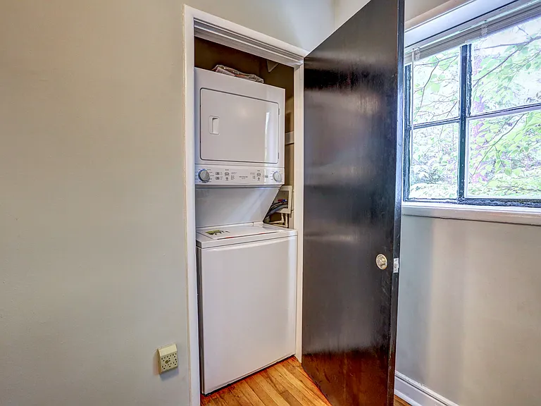 101 Tempsford Ln #D — Photo 31