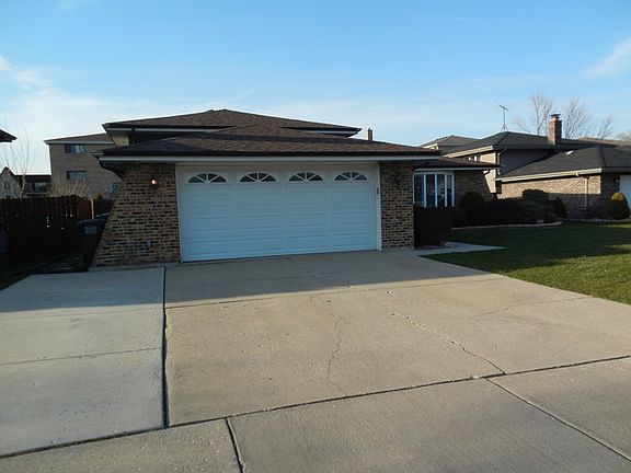 3rd image of 8107 Christeen Dr