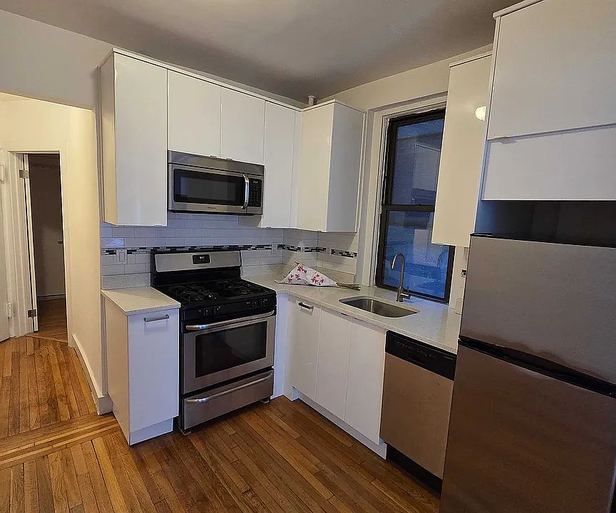 1st image of 233 E 89th St #B4