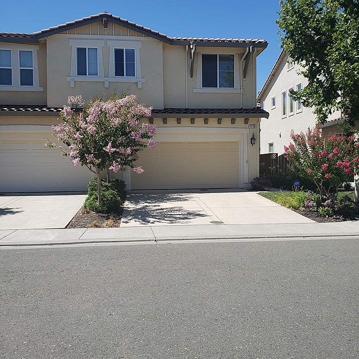 1st image of 1179 Tocia Ave