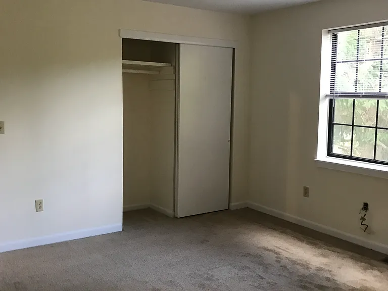 8 Cardinal Dr — Photo 5