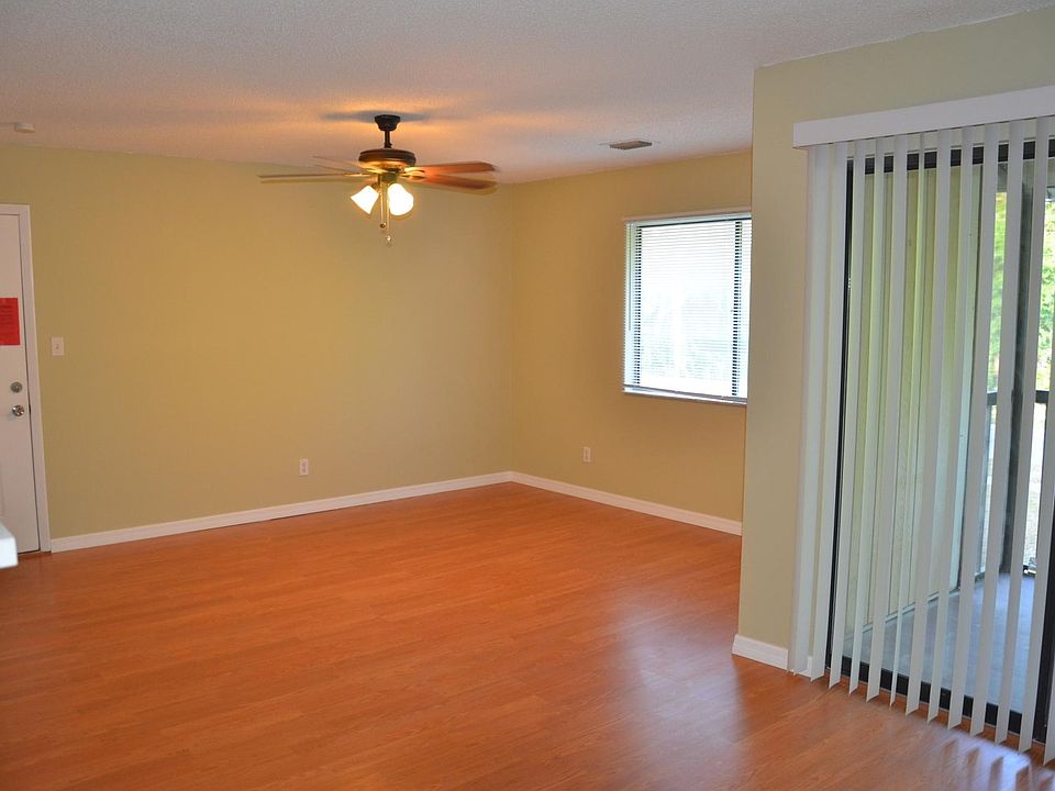 Living Room / Balcony Entrance