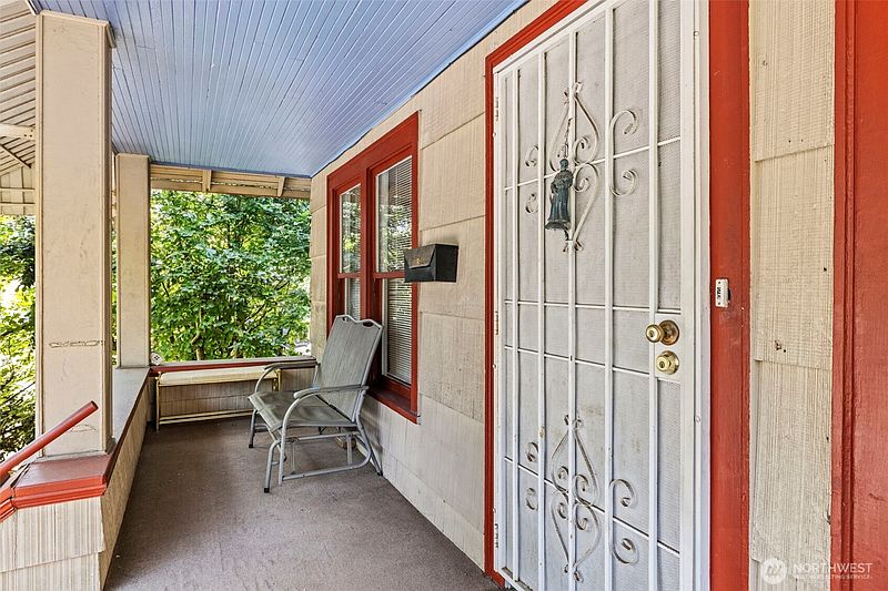 2nd image of 2706 S Judkins Street