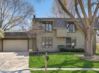 416 Macbride Rd, Iowa City, IA 52246