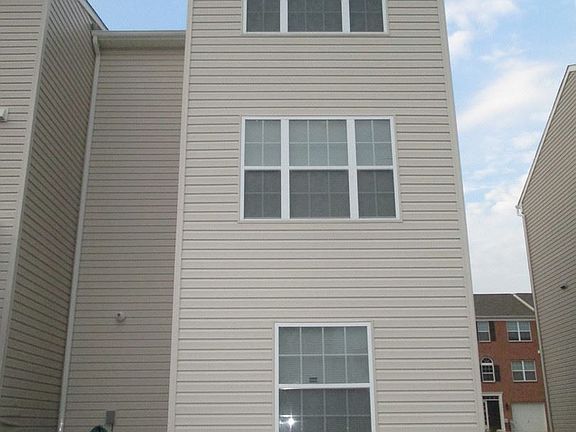 4th image of 9319 Master Derby Dr
