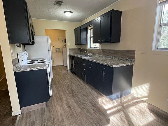2nd image of 5050 Glover Ln