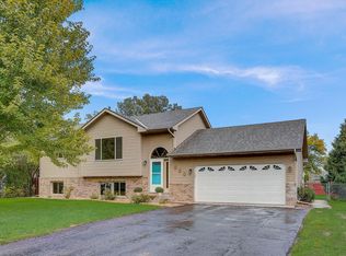 615 9th St SW, Forest Lake, MN 55025