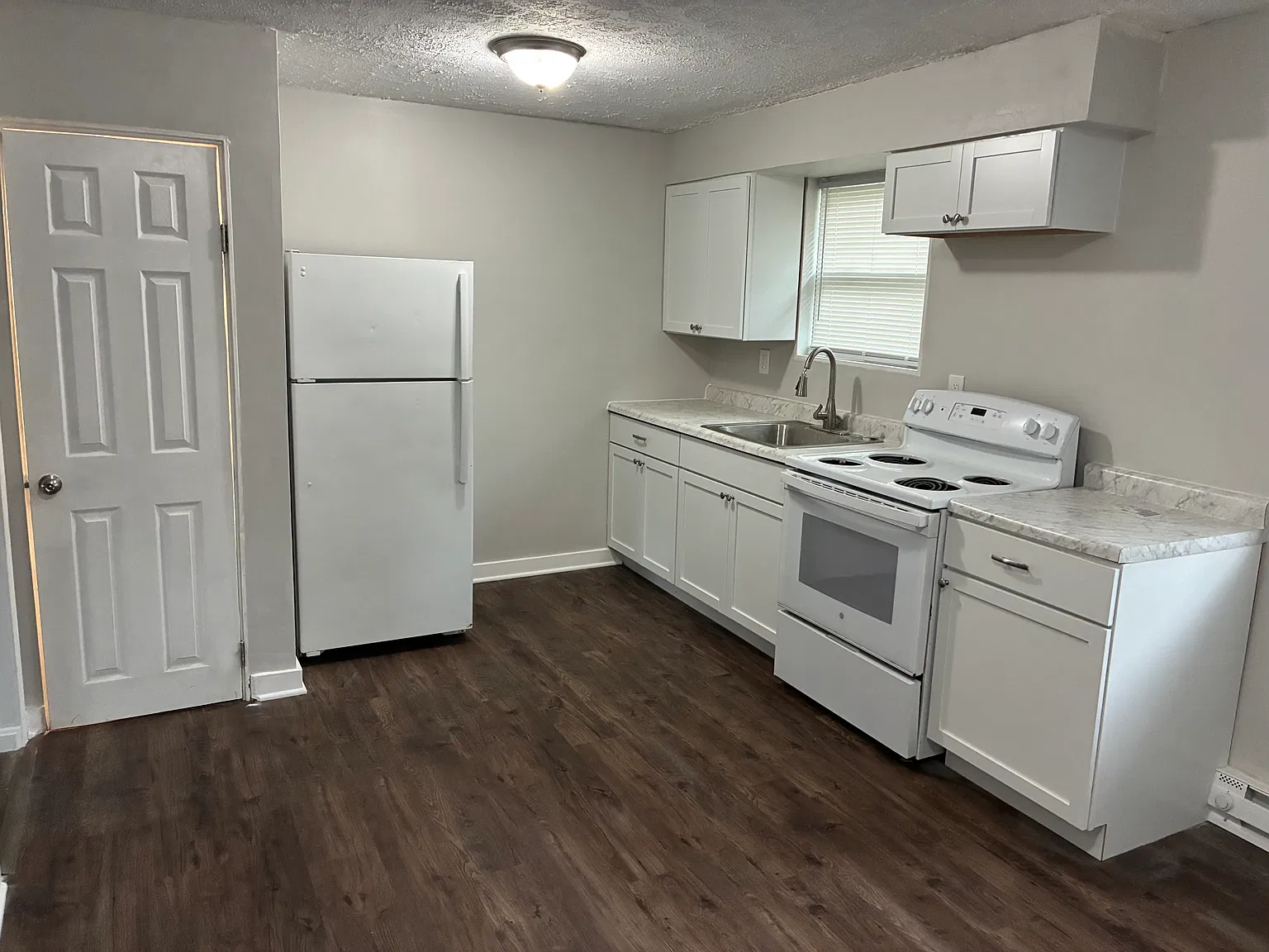2 bed, 1.5 bath, 850 sqft, $1,250 — Photo 2