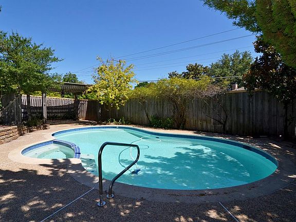4th image of 4326 Shady Bend Dr