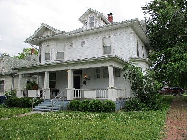 1st image of 615 W 5th St