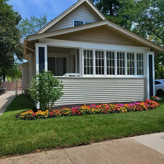 3 bed, 1175 sqft, $1,975 — Photo 1