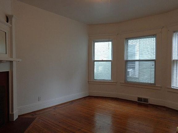 5th image of 343 Richmond Ave APT 1