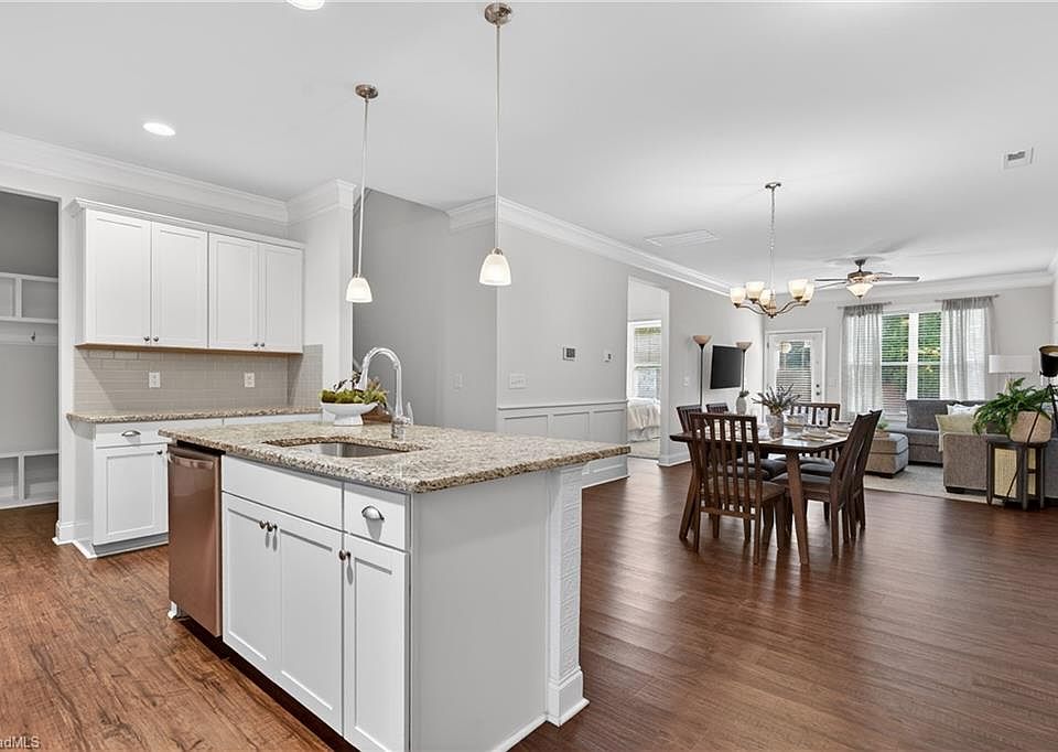 1st image of 30 Finley Ridge Way