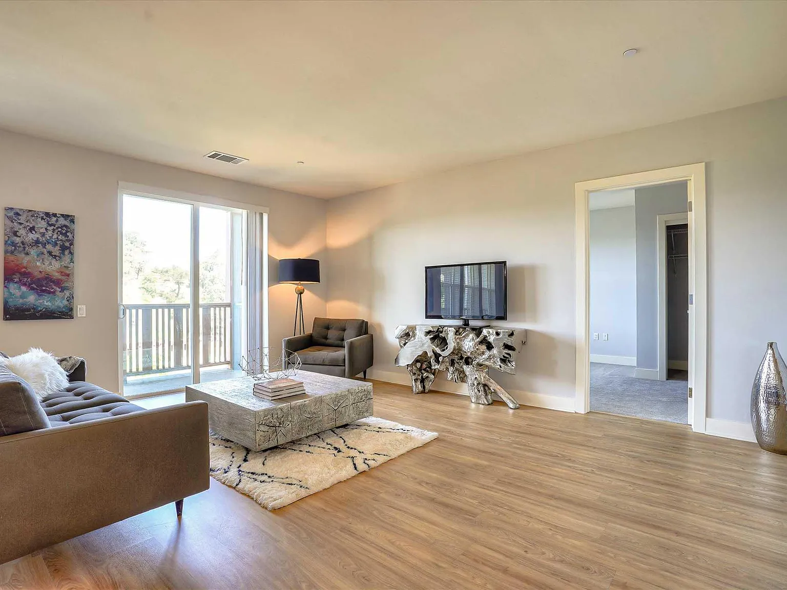 33 North Apartments — Photo 3