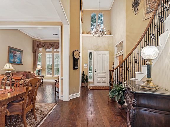 4th image of 224 Brandon Ln