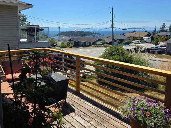 5448 Kensington Rd, Sechelt, BC V7Z 0N9