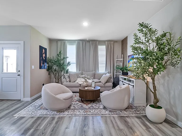 6402 Oracle Dr — Photo 7