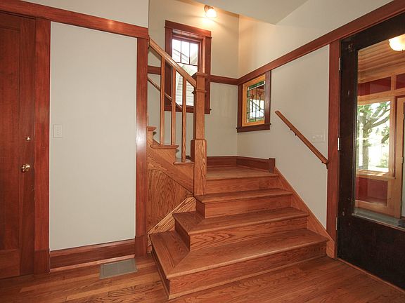 3rd image of 1027 Gunderson Ave