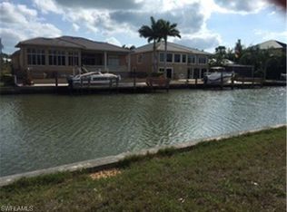 380 Trade Winds Ave, Naples, FL 34108