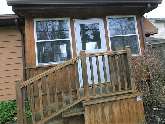 3rd image of 3330 Burr Oak Dr