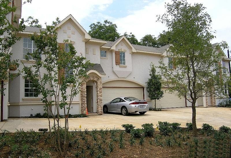 1st image of 504 Vienna Ct
