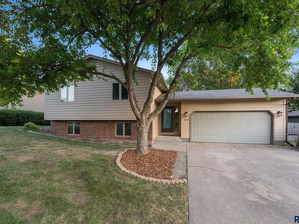 1st image of 1108 E Dove Trl