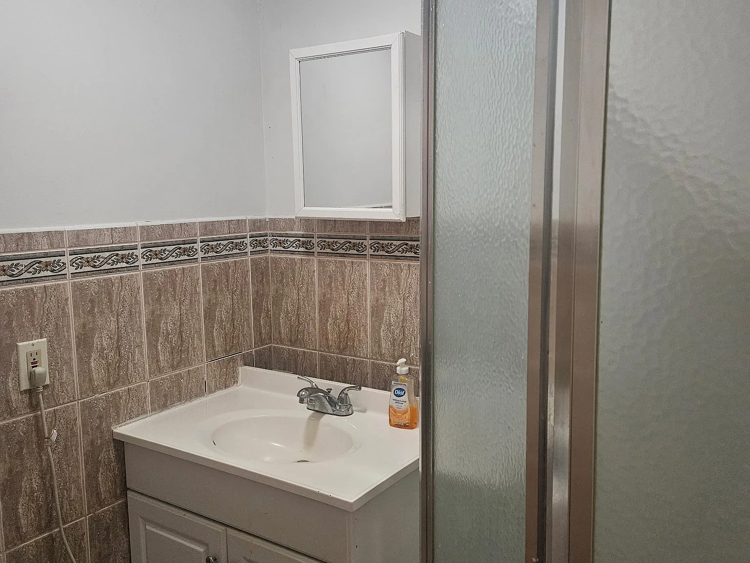 8 Gilbert Pl — Photo 3