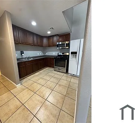 4 bed, 1500 sqft, $2,500 — Photo 2