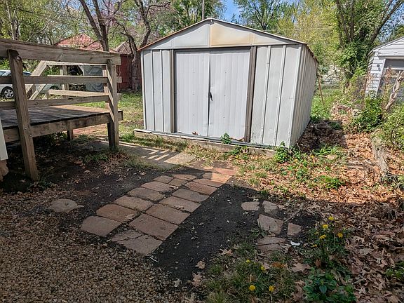 Shed in the backyard.