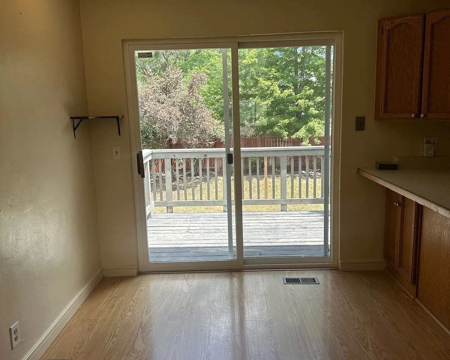 4 bed, 1938 sqft, $2,700 — Photo 4