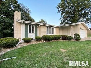 110 Aspen Dr, Canton, IL 61520