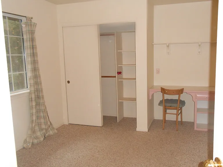 4896 Chateau Way — Photo 18