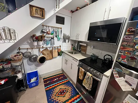 Rented by Delmark Realty LLC | media 22