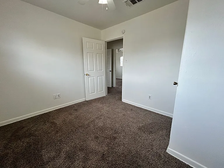 3119 Jarvis St — Photo 14