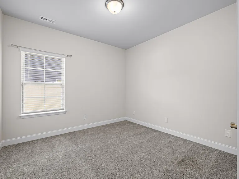 713 Greenwich Pl — Photo 32