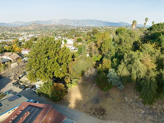 5th image of 3930 Barryknoll Dr