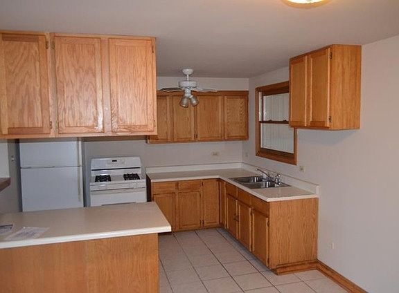 4th image of 12753 Playfield Dr