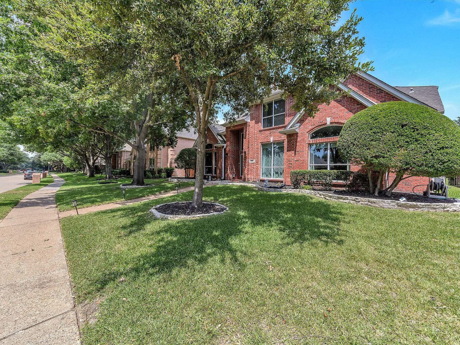 5 bed, 3416 sqft, $4,900 — Photo 4