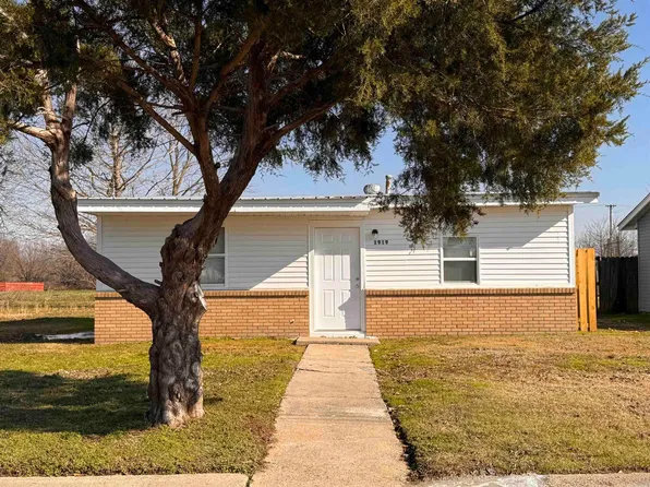 1919 S Leslie St, Stuttgart, AR 72160
