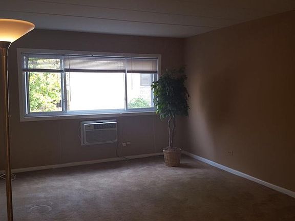 2nd image of 421 S Elmwood Ave