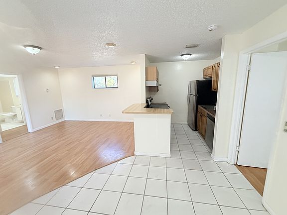 4th image of 26 Crossings Cir APT E